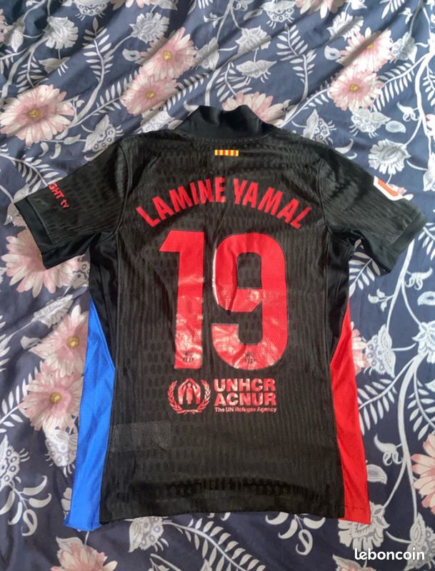 2024/25 Barcelona Home Jersey #19 Lamine Yamal Medium Nike Soccer La Liga Kit