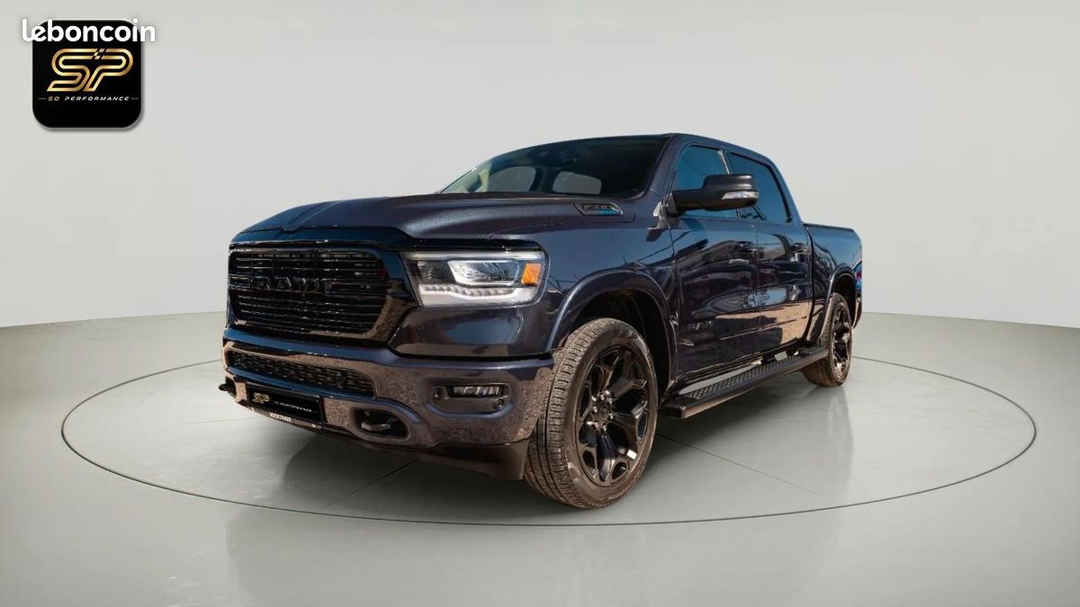 Dodge RAM 1500 Laramie Offroad Night Edition * 5.7 V8 HEMI * 4x4 * Cuir * Alpine * Jantes 22" (image 14)