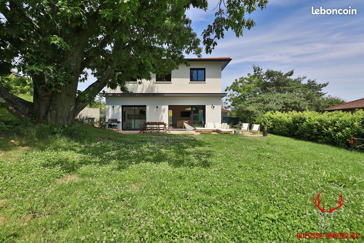 Maison 8 pièces 193 m² · à La Tour-de-Salvagny · 193 m² · 880 000 €