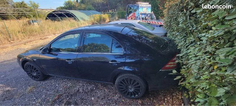 Ford Mondeo ⚠️BIEN LIRE L'ANNONCE⚠️ (image 2)