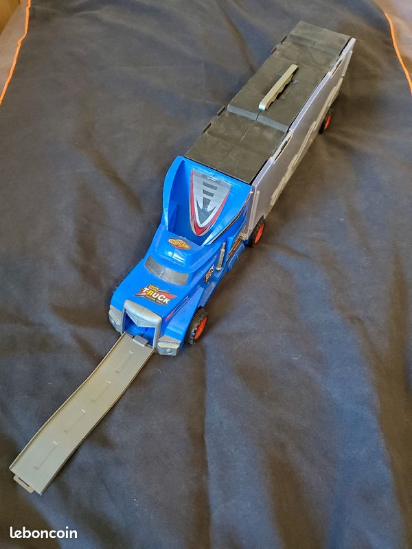Camion range voiture (image 1)