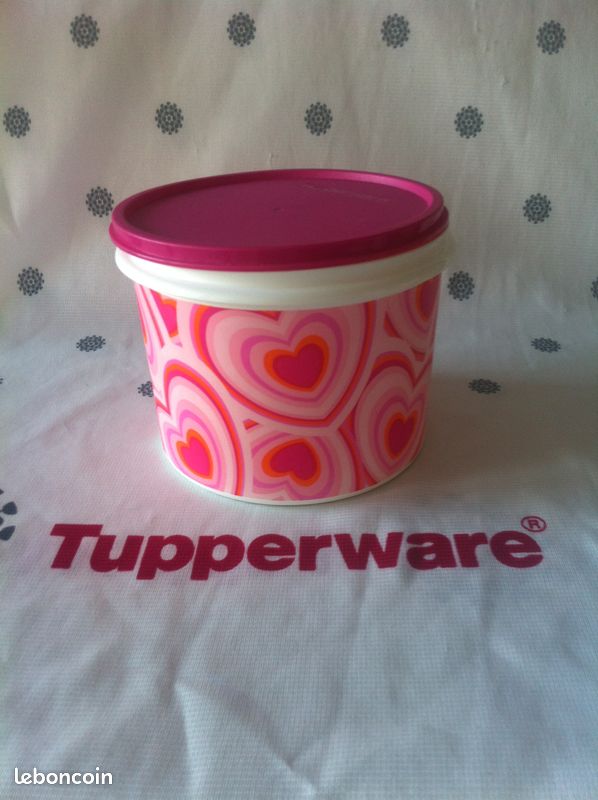 Porte couvercles de Tupperware et boite de conservation