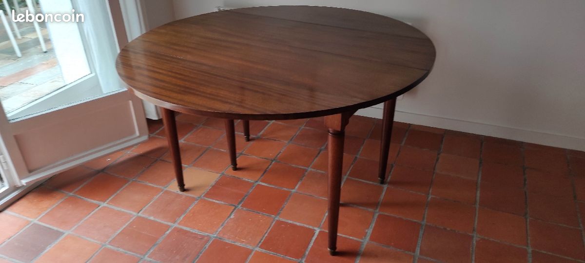 Table (image 1)