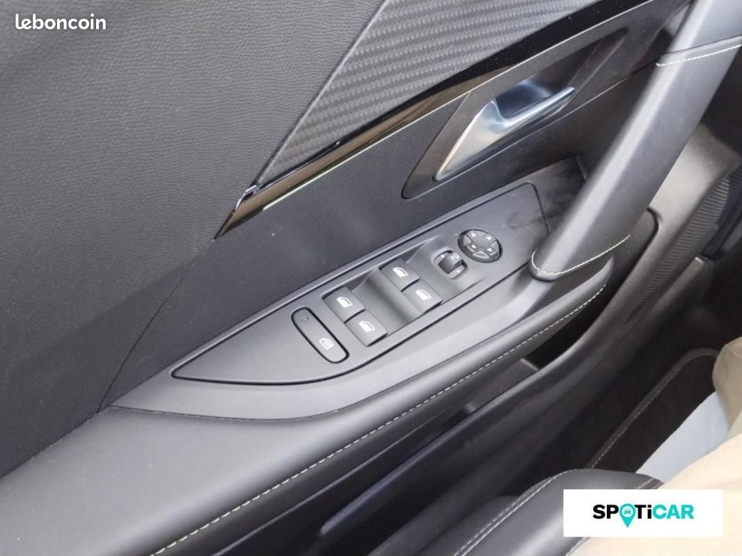 Peugeot 208 PureTech 100 S&S BVM6 GT (image 20)