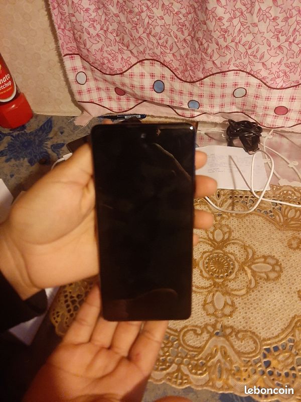Samsung Galaxy S20 (image 3)