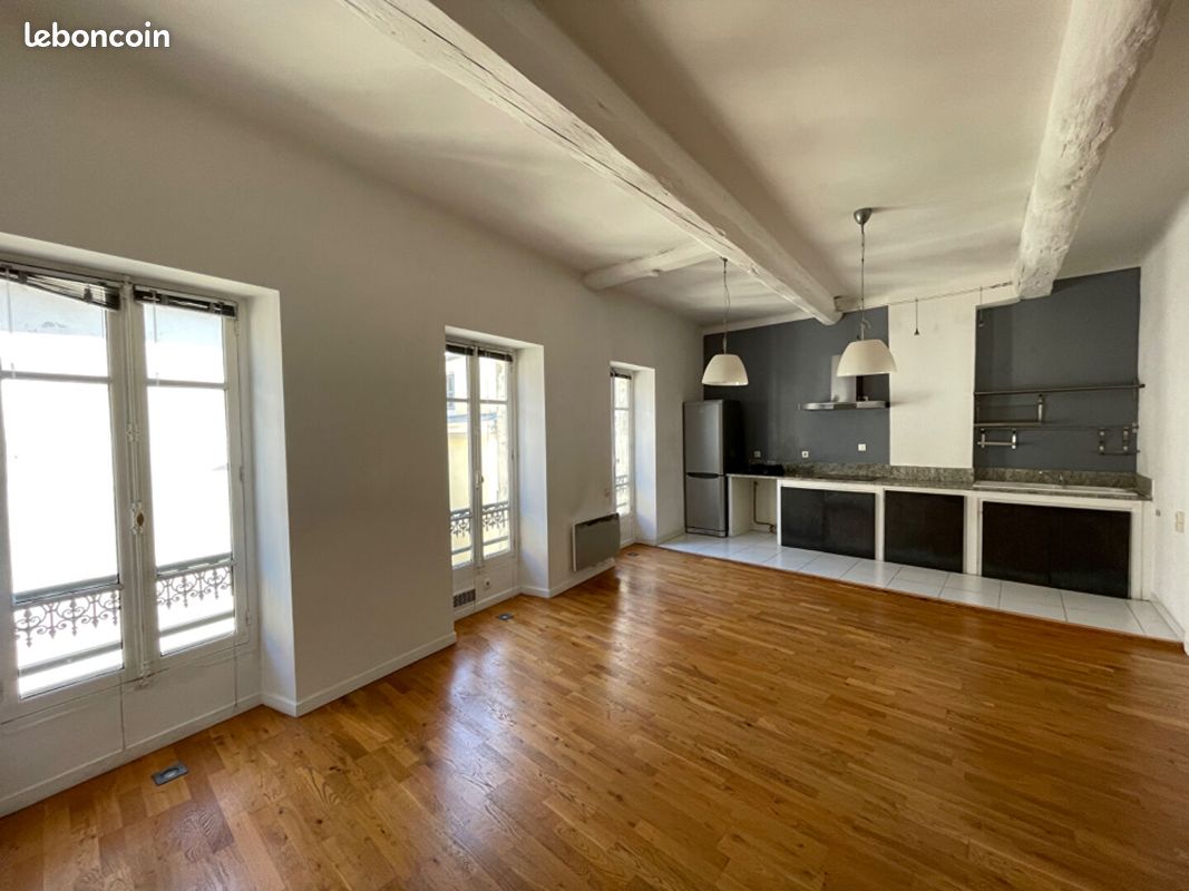 Appartement 3 pièces 100 m² · à Nîmes · 100 m² · 920 €