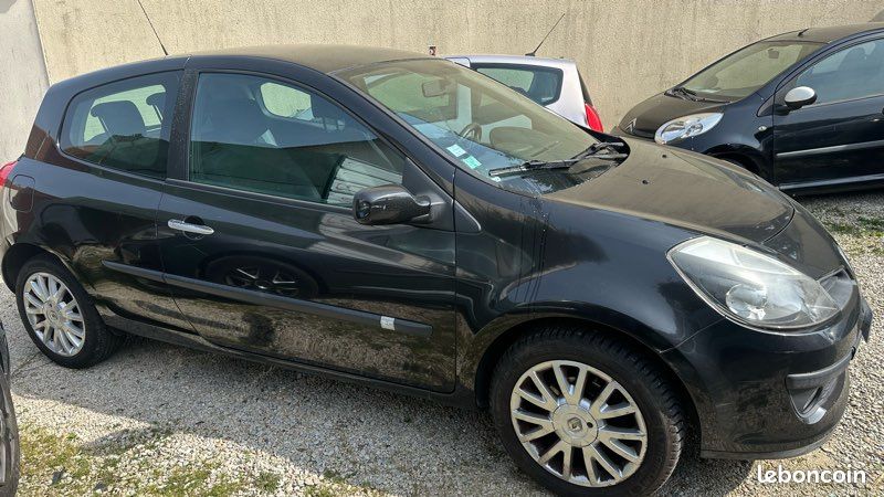 Renault Clio 1.4 16V 100 Exception BVM – 2006 – Clim Auto / Régulateur (image 2)