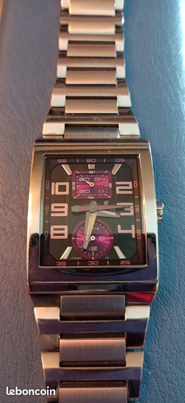 Montre Festina F16186/3 Rectangulaire Cadran Violet - Vintage - Mouvement Quartz - Neuf Avec Défauts