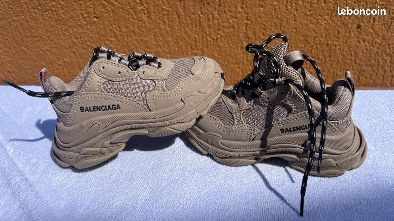 Balenciaga Triple S (T 26) état neuf (image 2)