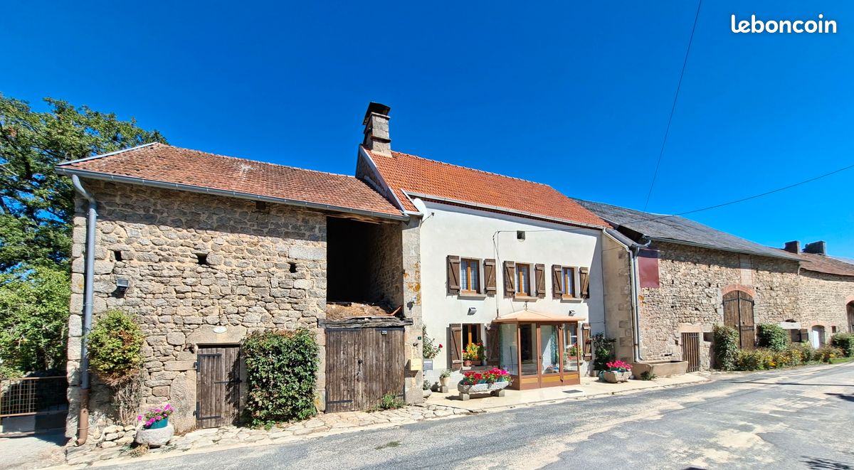 Maison 5 pièces 95 m² · à Peyrat-la-Nonière · 95 m² · 15 000 €