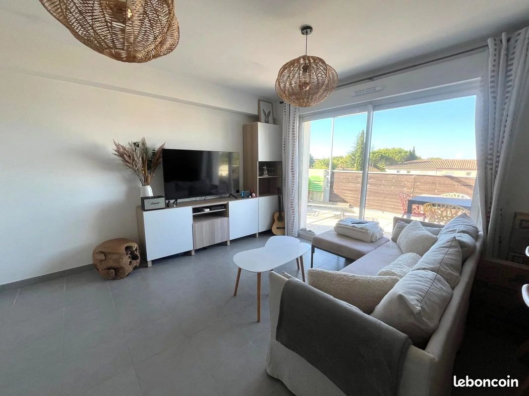 Appartement 2 pièces 44 m² · à Saint-Cannat · 44 m² · 950 €