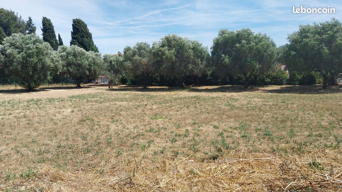 Terrain 2513 m² · à Six-Fours-les-Plages · 2 513 m² · 550 000 €
