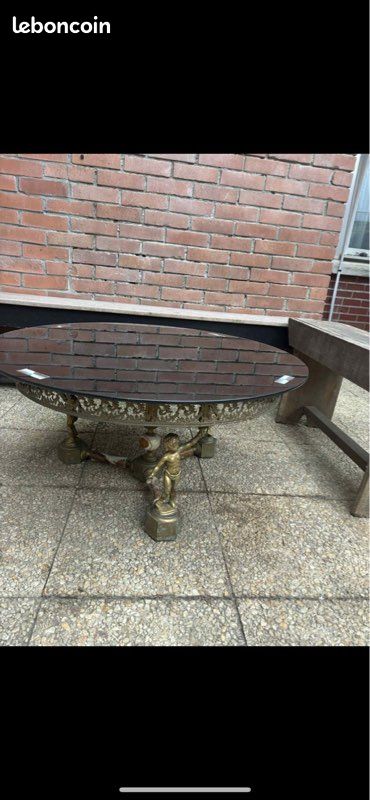 Table basse vintage en laiton et verre fumé (image 4)