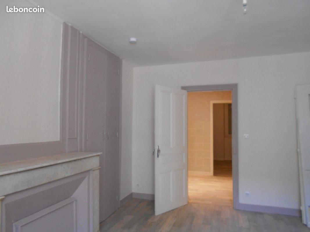 Appartement 2 pièces 38 m² · à Mauriac · 38 m² · 345 €