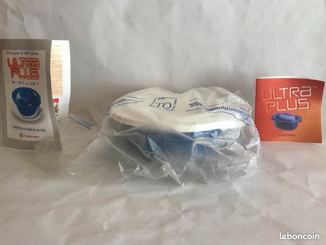 Neuf dans emballage - Cocotte Ultra Plus ronde, 2 litres, pour cuisson four traditionnel ET micro ondes ET congélation, + notice + livret de recette + couvercle de conservation, Tupperware (image 3)