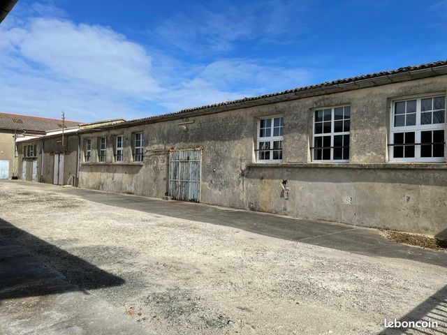 Local commercial 1 pièce 995 m² · à Médis · 995 m² · 255 000 €