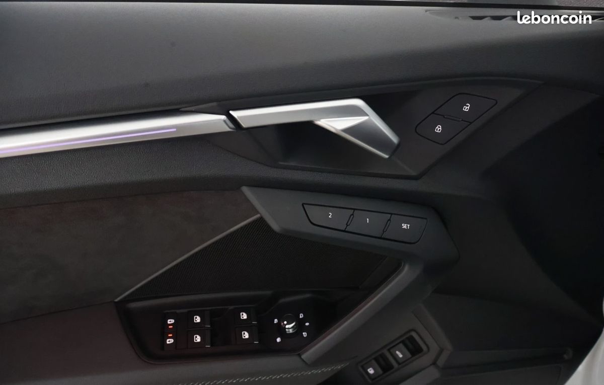 Audi A3 45TFsie S Line 245ch - ACC - Sièges chauffants - Carplay - Caméra de recul - Mémoire (image 13)