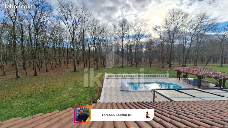 Maison 7 pièces 328 m²
