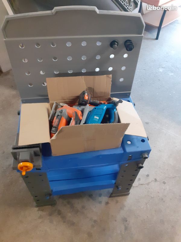 Etabli + outillages enfant (image 1)