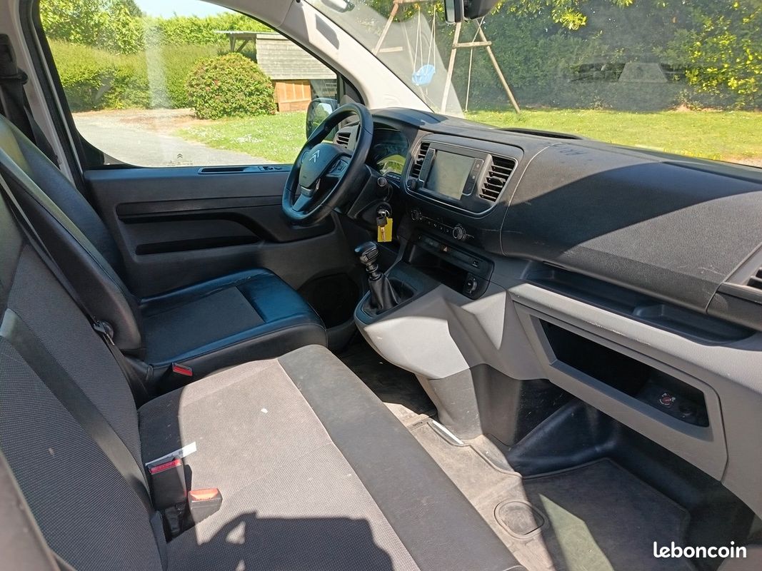 Citroën Jumpy Fg 1.5 BLUEHDI 120 CH CITY VAN XS BVM6 CREDIT 72 MOIS 245HT/MOIS (image 8)