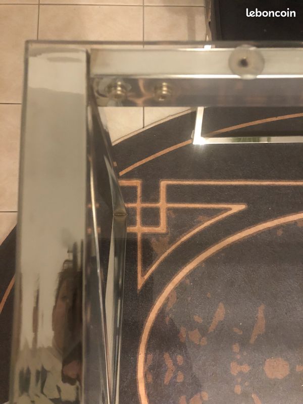 Table à manger en verre et pieds argentés (image 6)