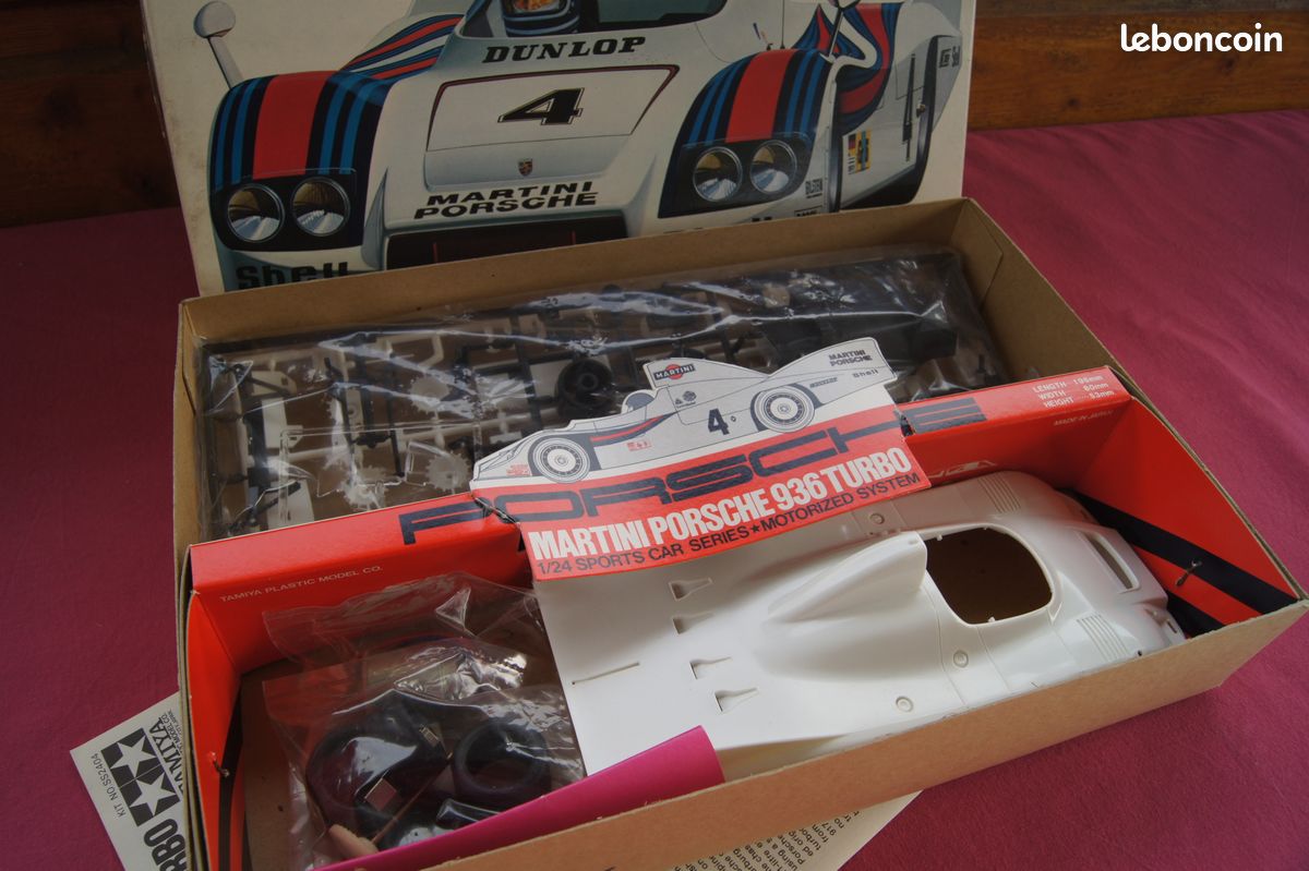 Maquette modèle réduit TAMIYA 1/24 PORSCHE 936 Turbo MARTINI 