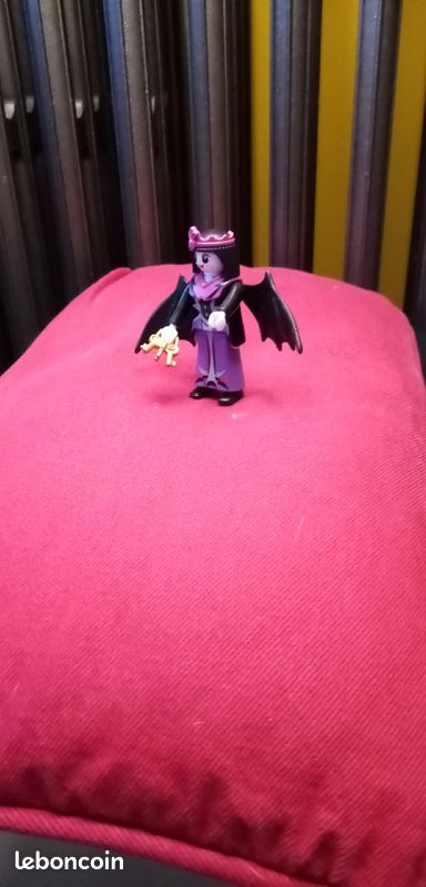 Figurine, Femme de dracula playmobil (image 1)