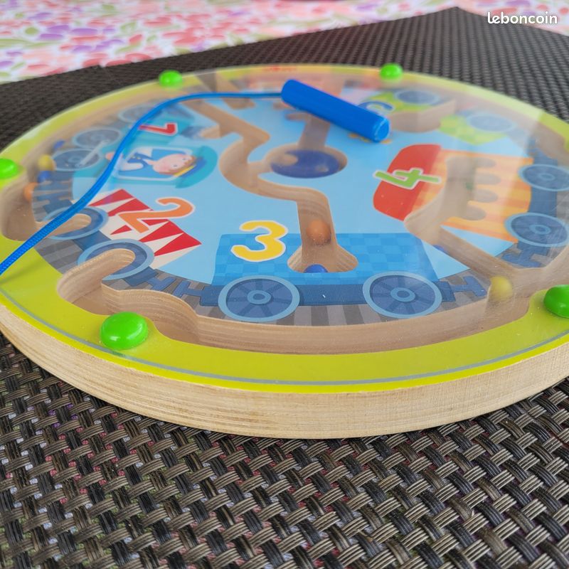 Jeu en bois Labyrinthe magnétique Le petit train de billes (image 2)