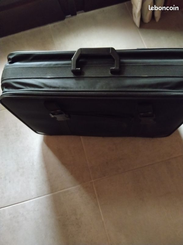 Valise noire souple avec deux lanières de fermeture plus fermeture éclair centrale (image 3)