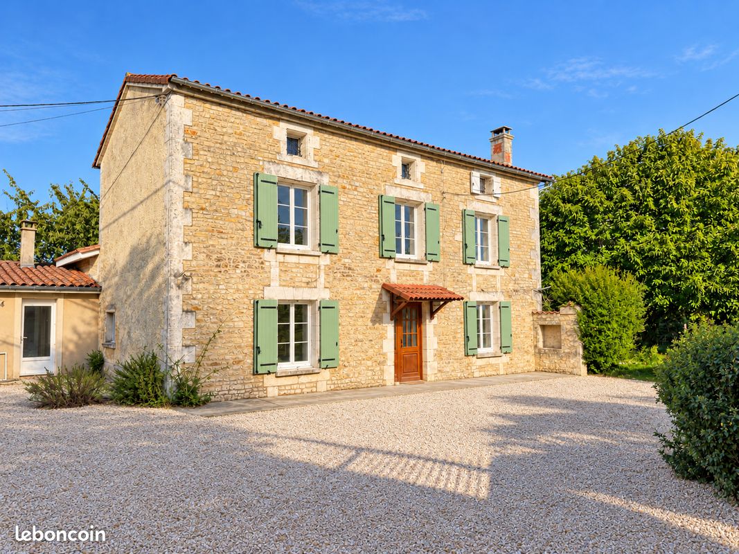 Maison 5 pièces 154 m² · à Fouqueure · 154 m² · 198 400 €