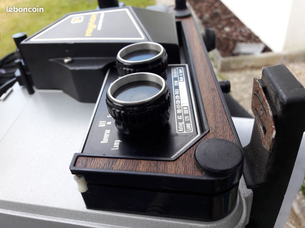 Ancien projecteur Raynox DU 707 TCH 1200 pour pièces détachées - Collection