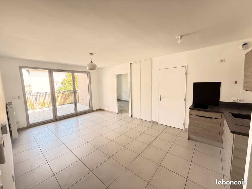 Appartement 2 pièces 44 m² · à Vernaison · 44 m² · 715 €