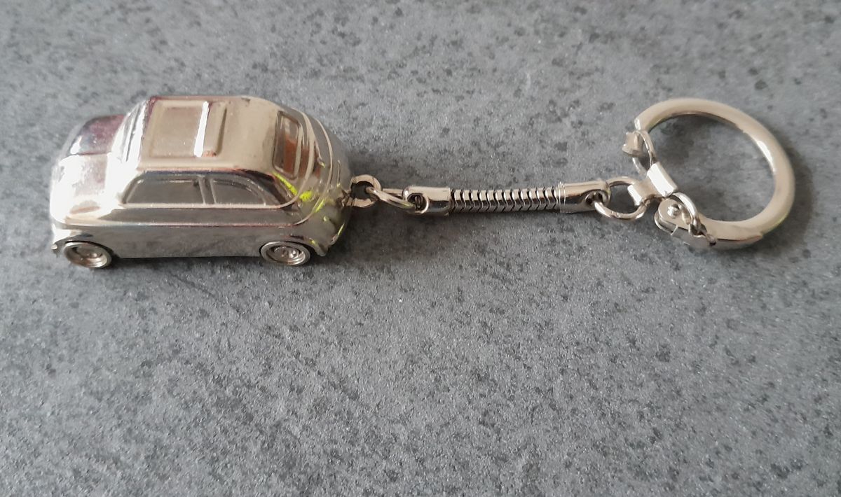 Porte clé voiture miniature Abarth Fiat 500 - Équipement auto