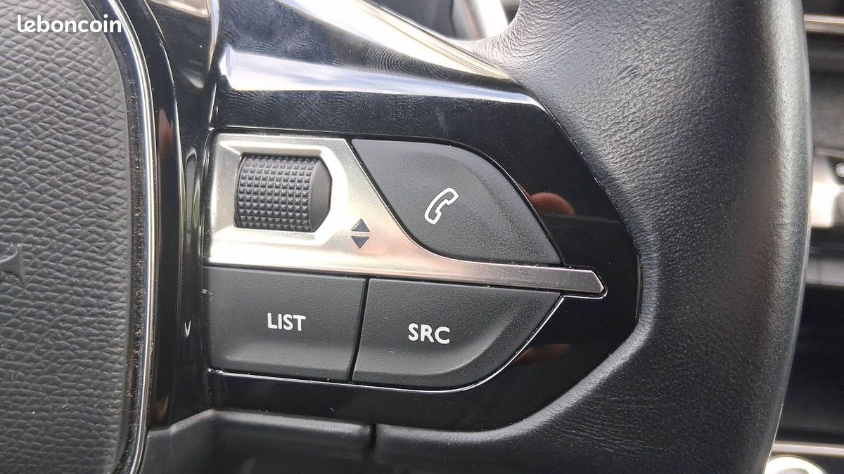 Peugeot 3008 1.6 THP 180 Hybrid e-EAT8 Allure Pack (image 25)