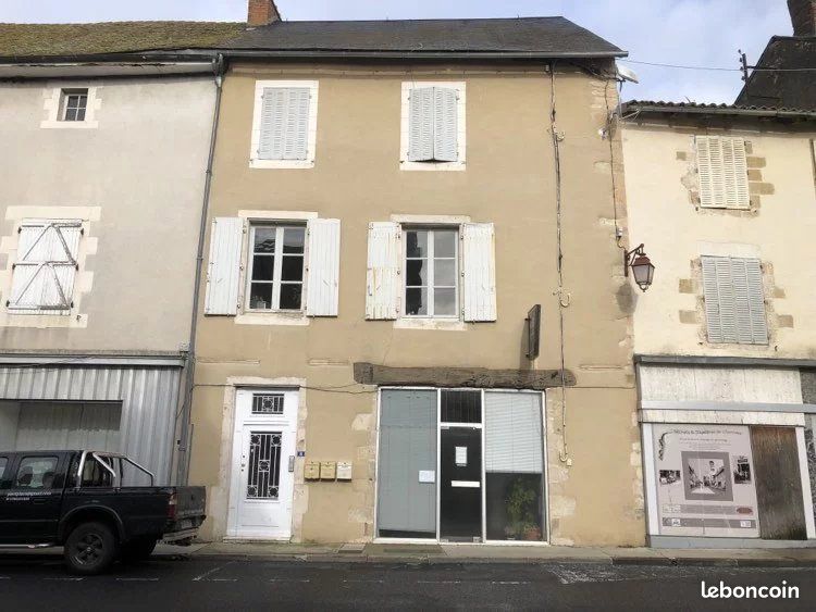 Maison 171 m² Charroux - Charroux 86250 (image principale 0)