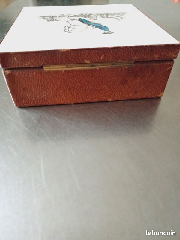 ANCIENNE ET BELLE Boite A Jeux De Cartes Cuir Et Bois