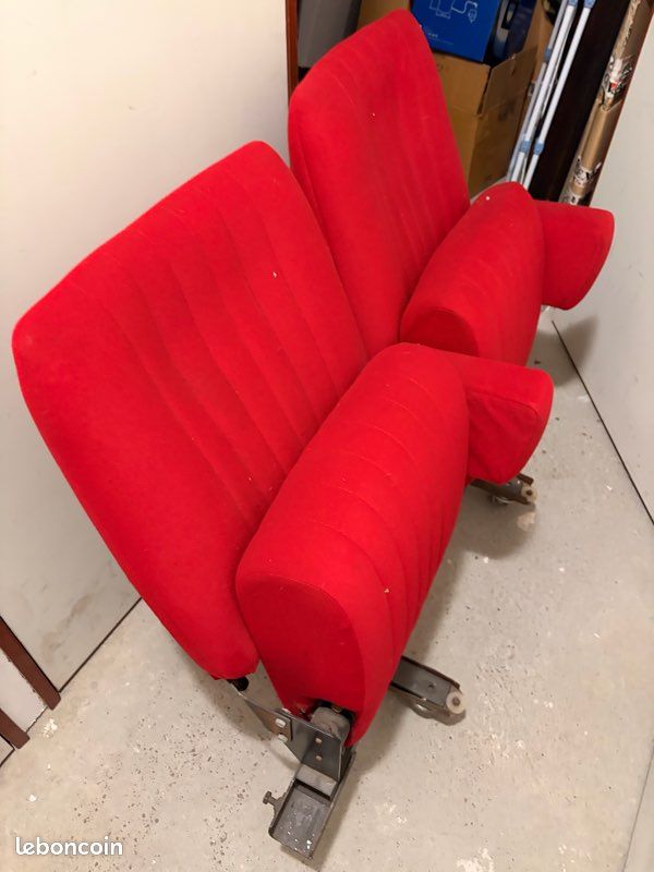2 Fauteuils sur Roulettes Palais des Spectacles/Dôme de Saint-Etienne Collector (image 1)