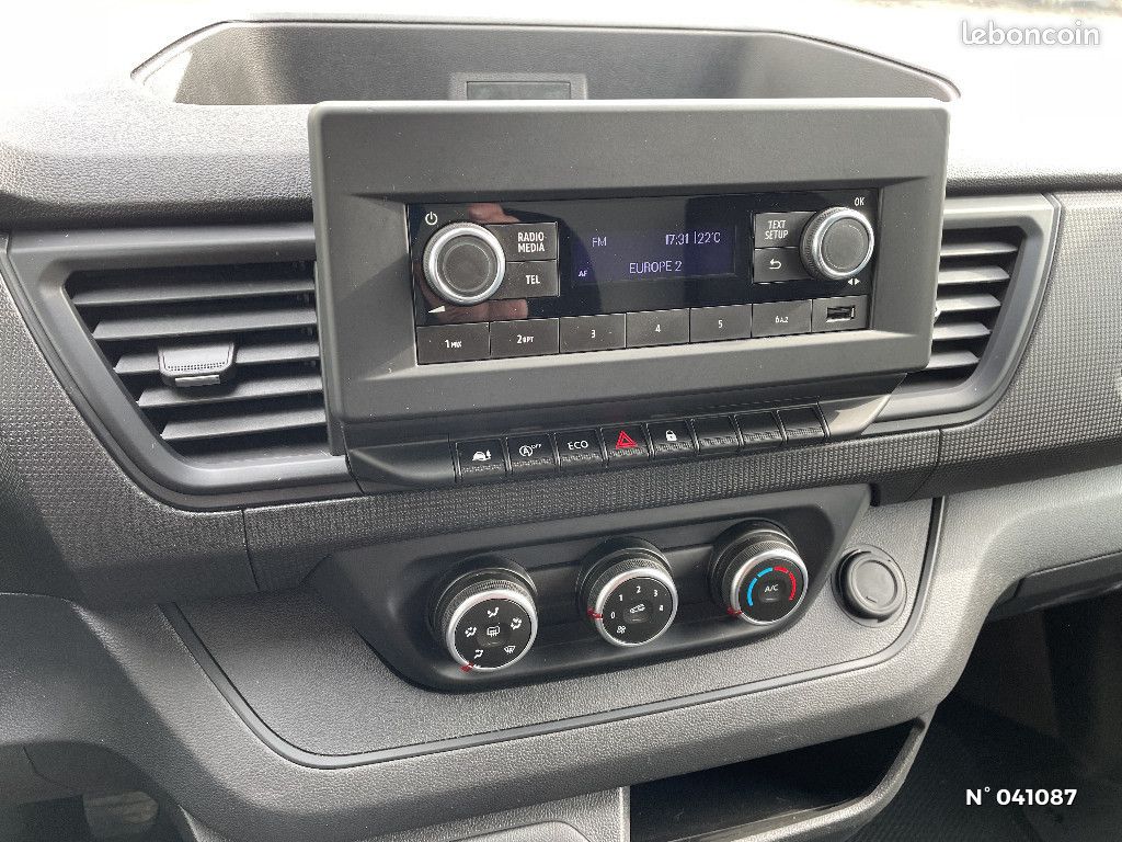Renault Trafic FOURGON FGN L1H1 3000 KG BLUE DCI 130 CONFORT (image 12)