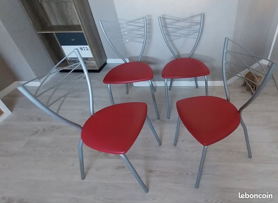 Lot de chaises (image 1)
