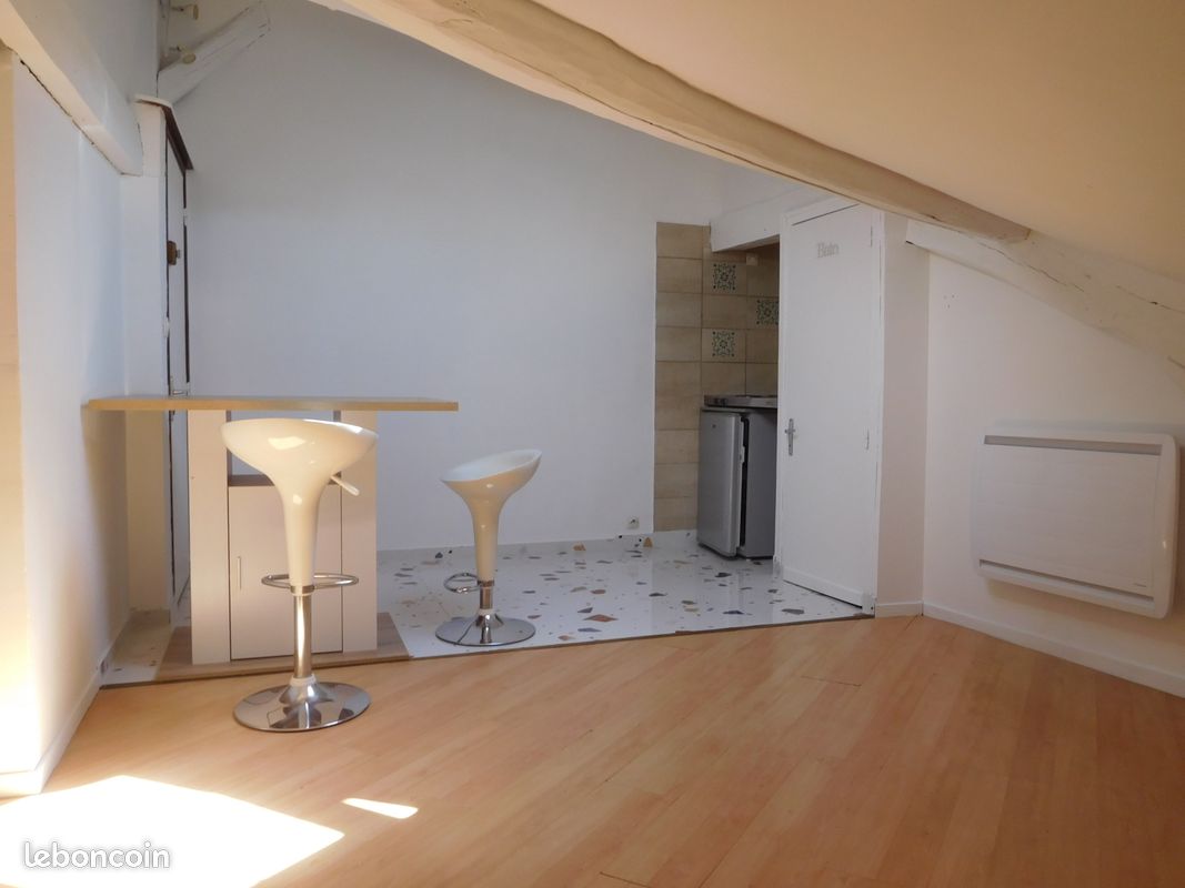 Appartement 1 pièce 15 m² · à Clermont · 15 m² · 440 €