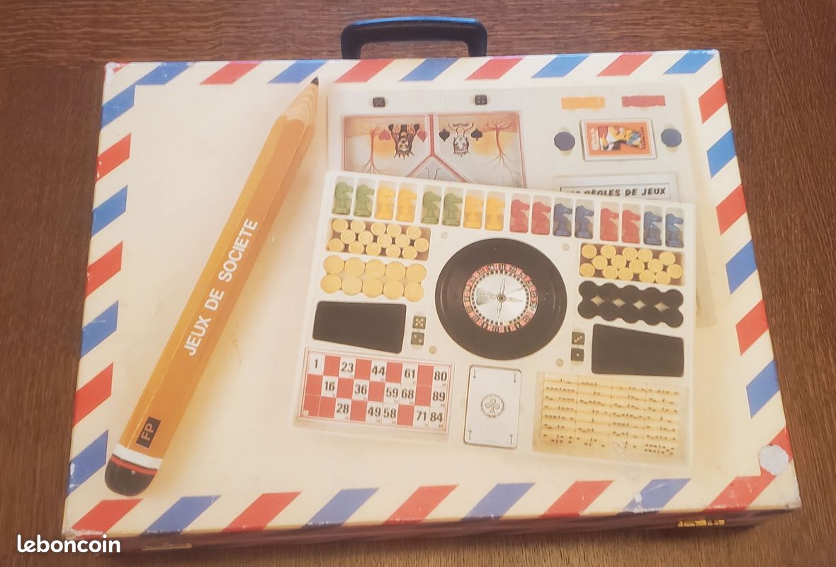 Ancienne Boîte De Jeux Vintage En Bois - Dame, Jeu De L'Oie, Backgammon, Loto, Solitaire