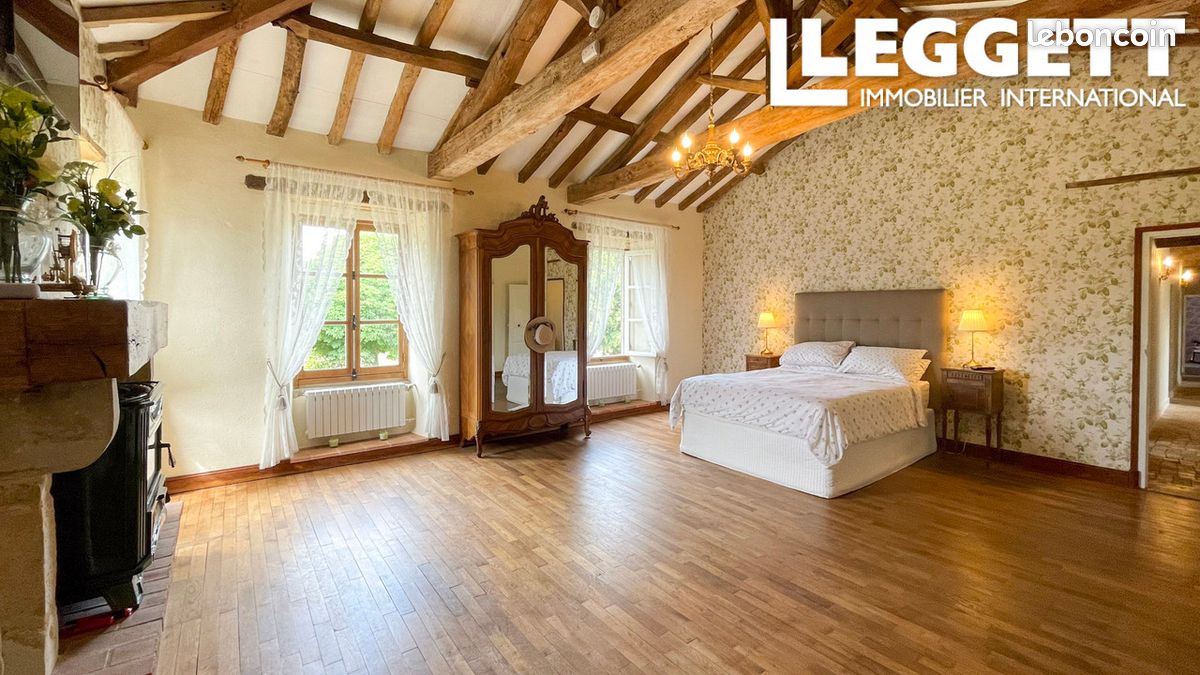 Maison 7 pièces 254 m² - Sainte-Verge 79100 (image principale 6)