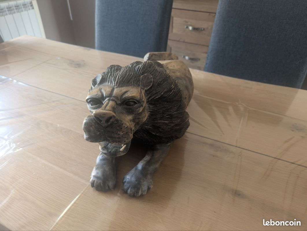 Lion en bois (image 2)