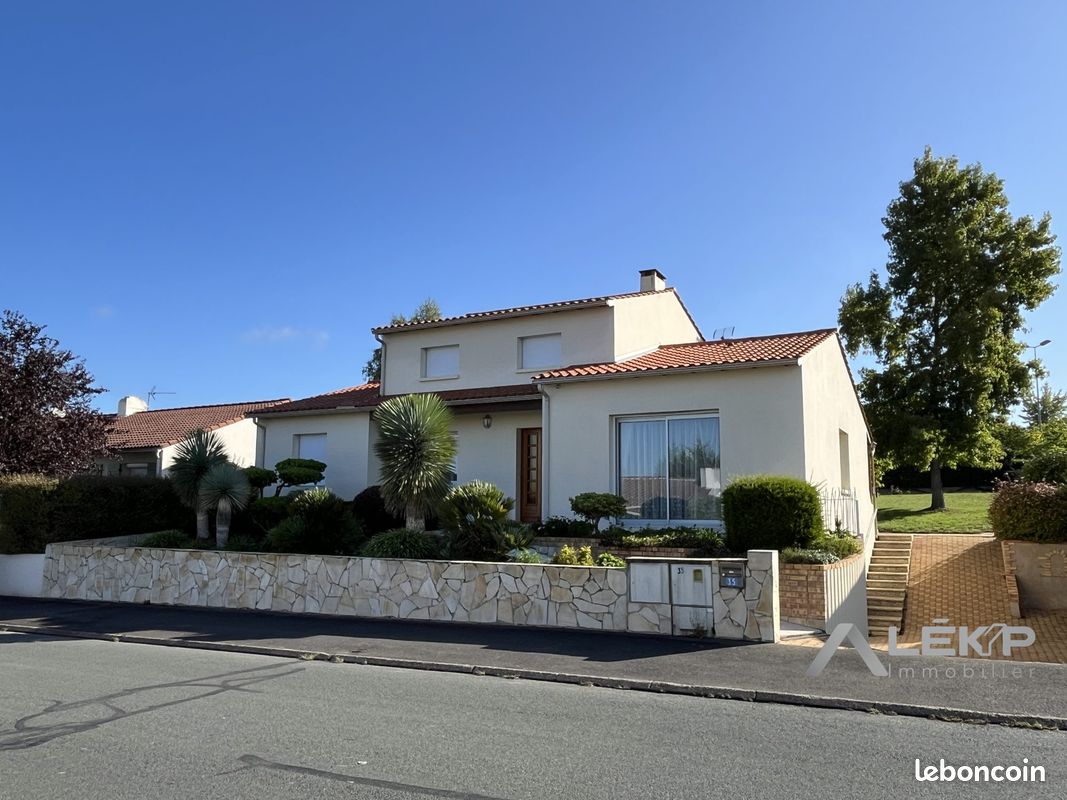 Maison 8 pièces 150 m² · à La Roche-sur-Yon · 150 m² · 339 900 €