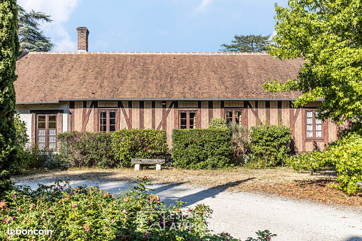 Maison 12 pièces 640 m² · à Ligny-le-Ribault · 640 m² · 950 000 €