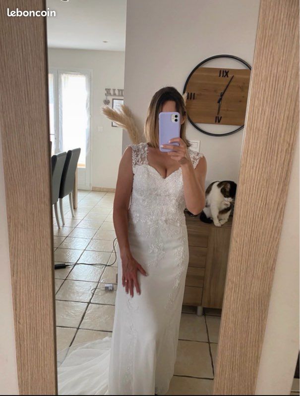 Robe de mariée ivoire satinée (image 1)