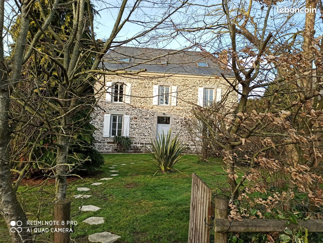 Maison 7 pièces 180 m² · à Châteaubourg · 180 m² · 1 200 €/mois