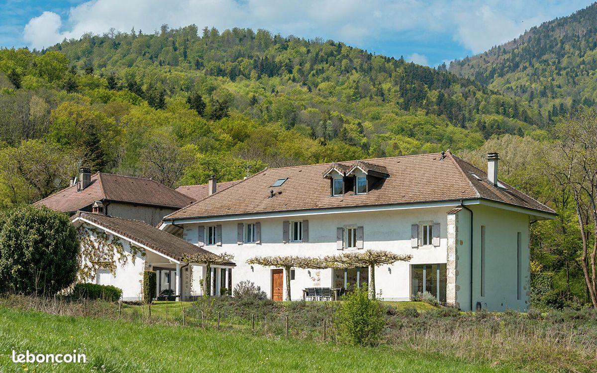 Maison 9 pièces 379 m² · à Divonne-les-Bains · 379 m² · 1 400 000 €