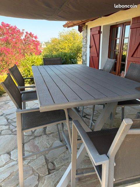 Table de jardin (image 1)