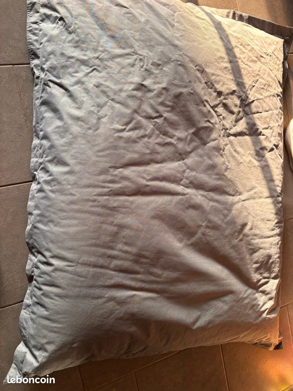 Pouf (image 1)